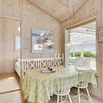 Feriehus 4 Bedroom Awesome In