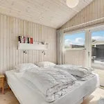 4 Bedroom Awesome In *