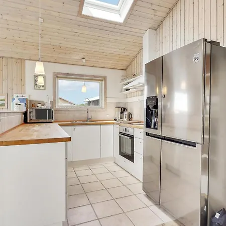 4 Bedroom Awesome In * Assens