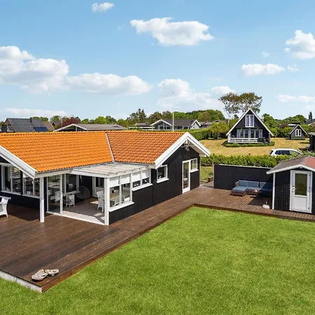 펜션 4 Bedroom Cozy In 아센스